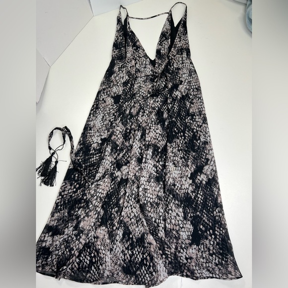 TopShop Metallic Snakeskin Print Belted Dress Size 6 - Picture 4 of 10